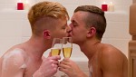Twink lovers Ian Levine & Kyler Ash get dirty in the tub