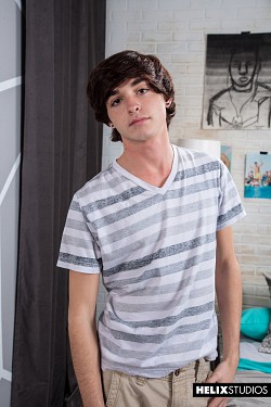 Grayson Lange fucks beautiful brunette Ethan Hayes in his first scene photo 8