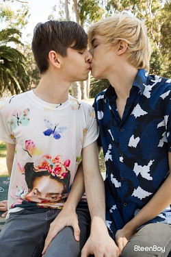 Twink models Jamie Ray and Caleb Gray making out in the park photo 5