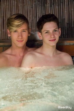 Hot Tub Hotties photo 0