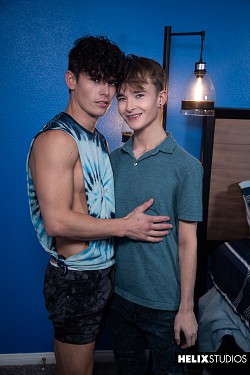 Seth Peterson love to eat Brandon Wells's hot twink ass photo 1